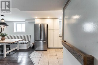 14 Yorkdale Crescent in Hamilton, ON - Building Photo - Building Photo