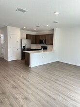 31206 Midnight Sun Wy in Wesley Chapel, FL - Foto de edificio - Building Photo