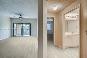 3018 Alcazar Pl in Palm Beach Gardens, FL - Foto de edificio - Building Photo