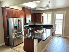 3375 Oselot Way in Gold River, CA - Building Photo - Building Photo