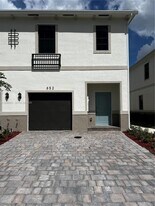 652 NW 6th St in Florida City, FL - Building Photo