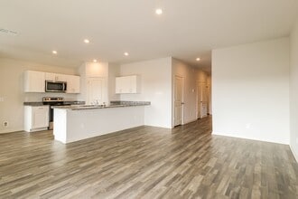 136 Rustic Trce in Snook, TX - Building Photo - Building Photo