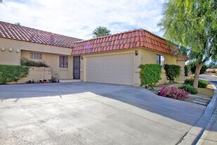 40128 Baltusrol Cir in Palm Desert, CA - Building Photo