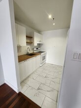 540 Charest Boul in Québec, QC - Foto de edificio - Building Photo