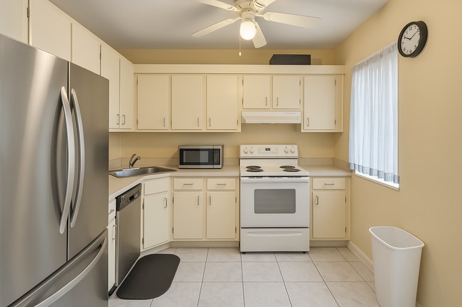 property at 4218 Inverrary Blvd