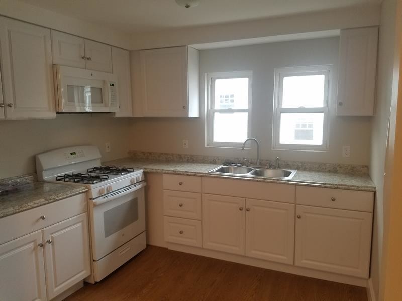 10 Fisk Ave in Somerville, MA - Building Photo