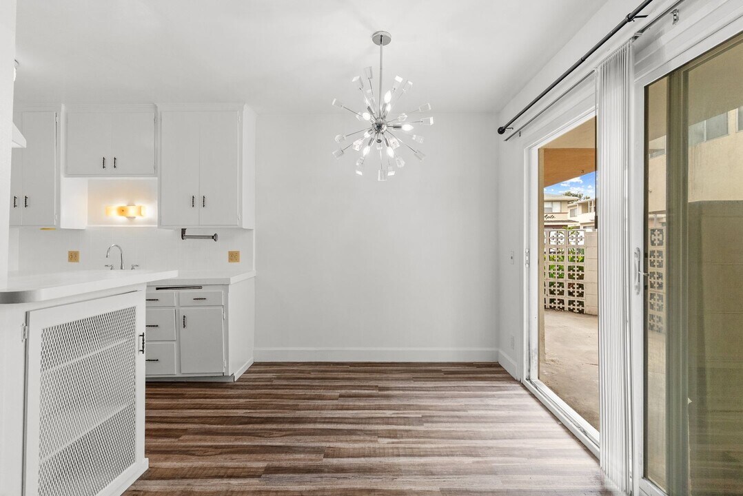 809 Edgewood St in Inglewood, CA - Building Photo
