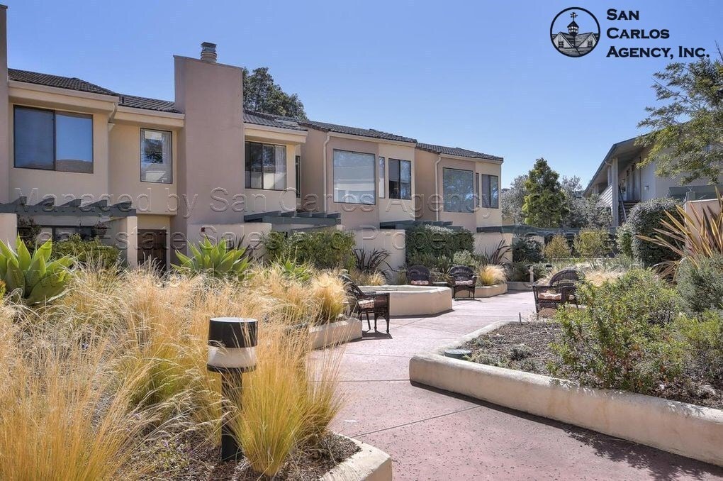 7 Vía Joaquin in Monterey, CA - Building Photo