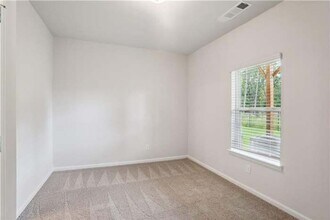 2611 Hedgeway Cir in Kennesaw, GA - Building Photo - Building Photo