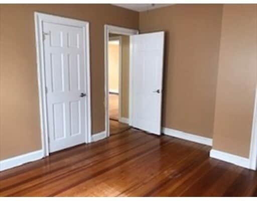 113 Princeton St, Unit 2 in Medford, MA - Foto de edificio - Building Photo