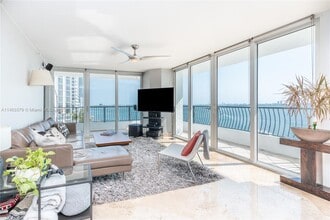 555 NE 15th St, Unit 12-C in Miami, FL - Foto de edificio - Building Photo