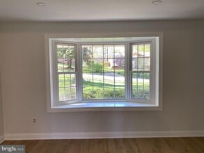 5617 Eastbourne Dr in Springfield, VA - Building Photo - Building Photo