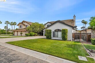 5640 Edgeview Dr in Discovery Bay, CA - Building Photo - Building Photo