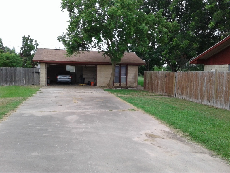 15301 Hebbe Ln in Pflugerville, TX - Building Photo