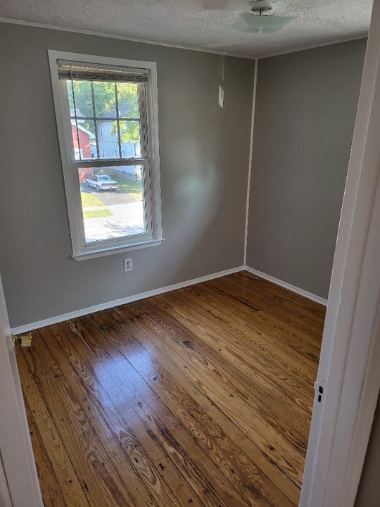 306 S Laurel St in Royal Oak, MI - Building Photo