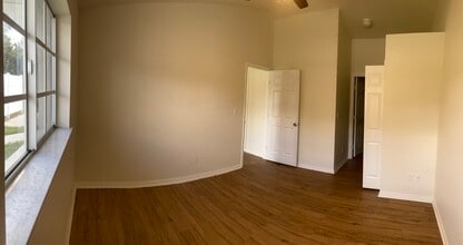 4605 28th St SW, Unit in duplex in Lehigh Acres, FL - Foto de edificio - Building Photo