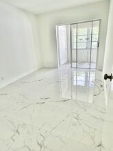 3080 Lake Osborne Dr in Lake Worth Beach, FL - Building Photo - Building Photo