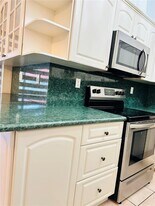 1101 NW 134th Pl in Miami, FL - Building Photo