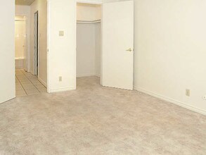 Bancroft Towers Apartments in San Leandro, CA - Foto de edificio - Interior Photo