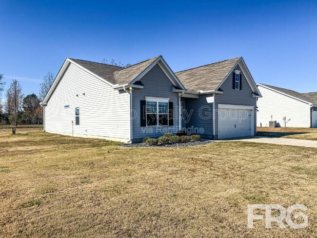 202 Kenison Way in Pikeville, NC - Building Photo - Building Photo