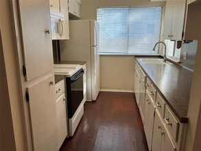 8111 Ceberry Dr in Austin, TX - Building Photo - Building Photo