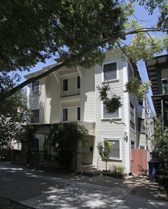 1421 G St in Sacramento, CA - Building Photo
