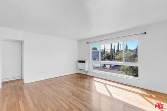 4733 Lexington Ave in Los Angeles, CA - Building Photo - Building Photo