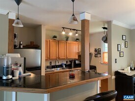 2420 Barracks Pl in Charlottesville, VA - Building Photo