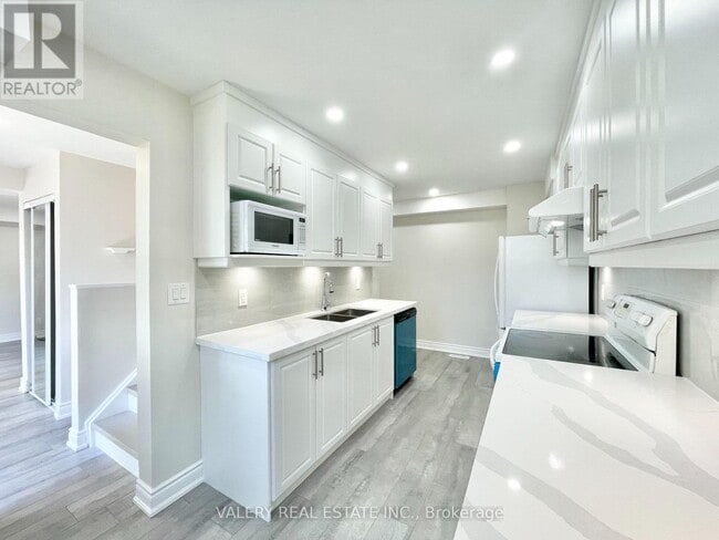 property at 26 Homeland Ct