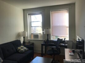 104 Warren St, Unit 23 in Boston, MA - Building Photo