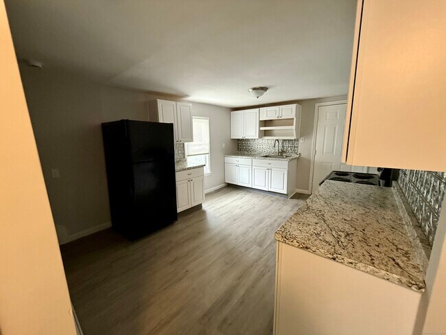 6 Summit St in Derby, CT - Building Photo - Building Photo