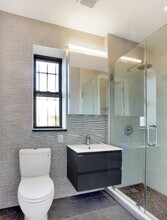 195 Stanton St, Unit 5C in New York, NY - Foto de edificio - Building Photo