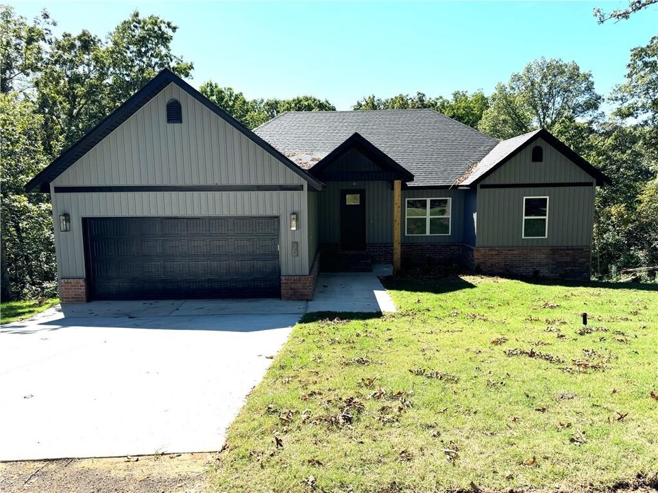 20 Ruthwell Dr in Bella Vista, AR - Building Photo