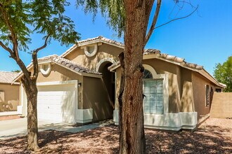 13354 W Saguaro Ln in Surprise, AZ - Building Photo - Building Photo
