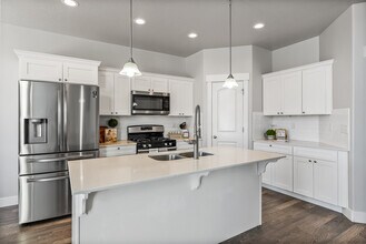 14549 S Juniper Shade Dr in Herriman, UT - Foto de edificio - Building Photo