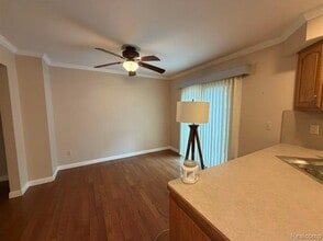 3245 Parker Dr in Royal Oak, MI - Building Photo - Building Photo