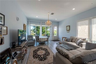 5414 Lake Crest Dr, Unit 141 in Agoura Hills, CA - Foto de edificio - Building Photo
