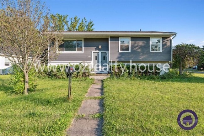 property at 546 W South Boundary St