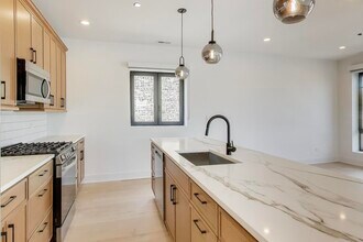 1619 W Lawrence Ave, Unit 2 in Chicago, IL - Foto de edificio - Building Photo