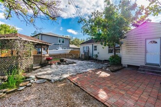 3421 W Gray Ct in Tampa, FL - Building Photo - Building Photo