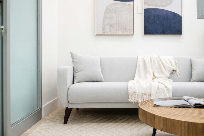 317 E 78th St, Unit ID1021988P in New York, NY - Building Photo - Building Photo