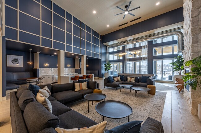 The Harlan in Oakdale, MN - Foto de edificio - Interior Photo