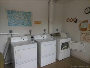 348 S Federal Hwy in Dania Beach, FL - Building Photo - Building Photo