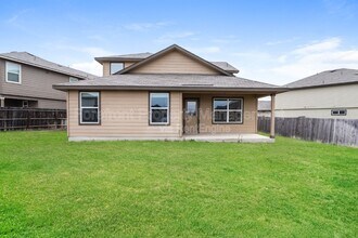 2935 Thackery Groove in San Antonio, TX - Building Photo - Building Photo