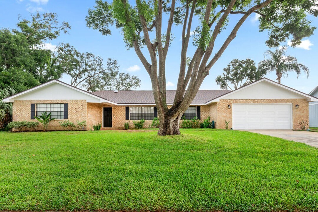 1407 Overbrook Dr in Ormond Beach, FL - Building Photo