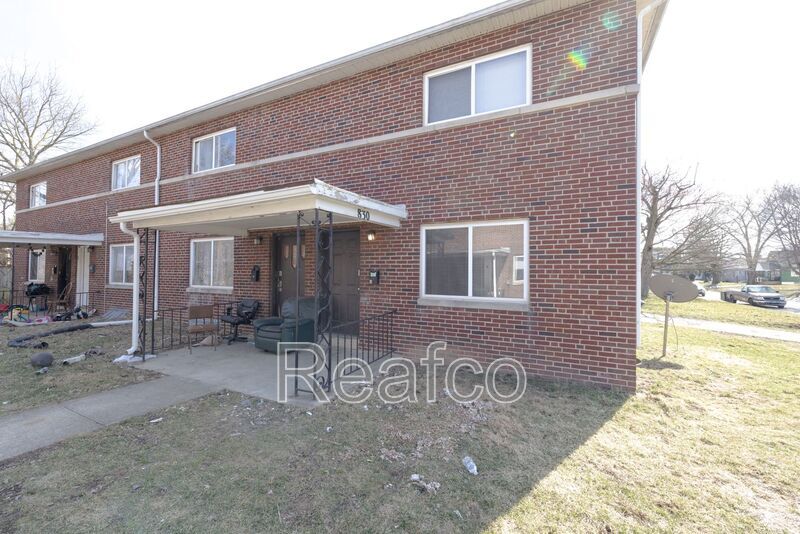 830 S Harris Ave in Columbus, OH - Building Photo