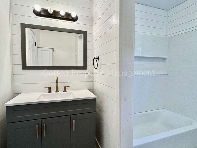 property at 101 Hyacinth Ave