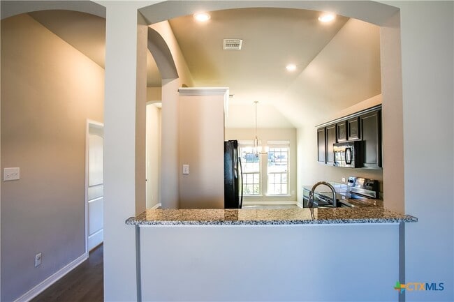 property at 805 Stockdale Rd