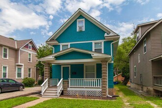 1326 Massachusetts St in Lawrence, KS - Building Photo - Building Photo