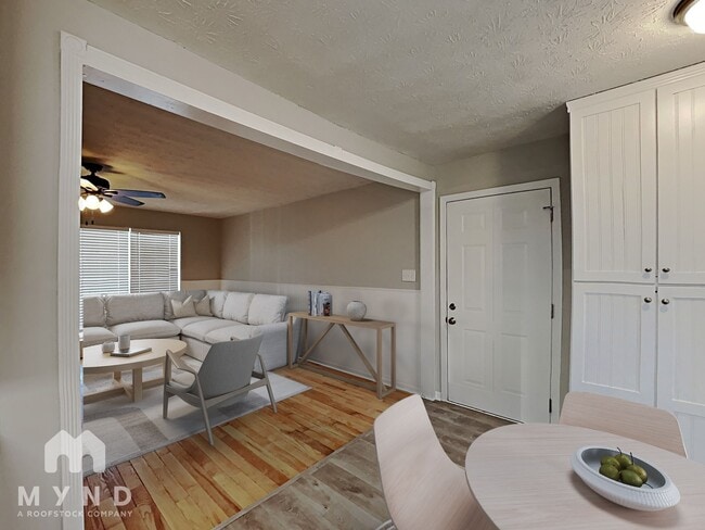 property at 412 Victoria Pl Dr